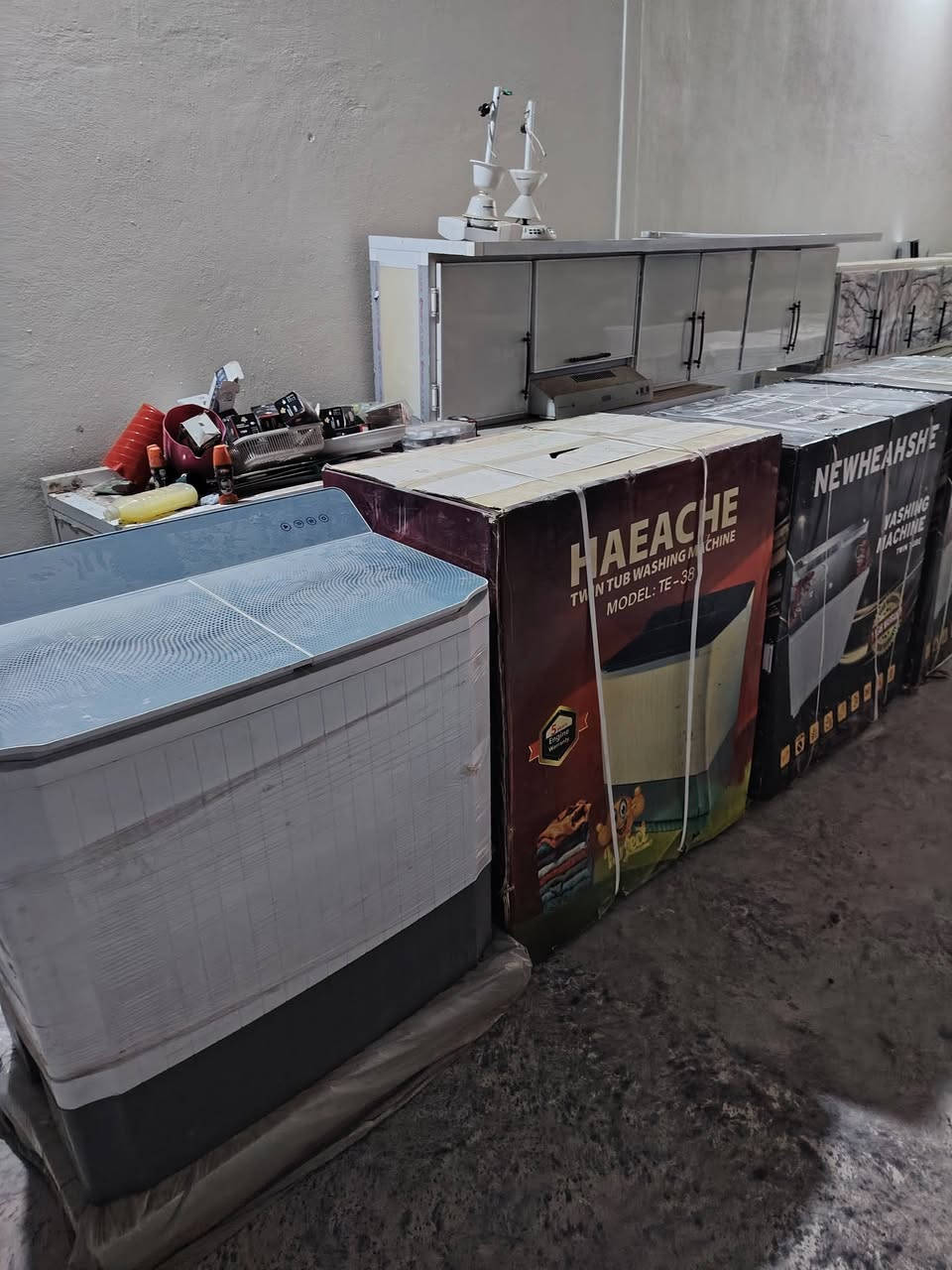 لبيع وشراء الأثاث المستعمل والجديد ومراوس العنوان طريق الخان كليه مقابل مجمع بلاد رافدين السكني نشتري كافت الأثاث المنزلي ولمكتبي وغرف نوم تركي صاج عراقي للاستفسار هاتف وتس اب ***********
