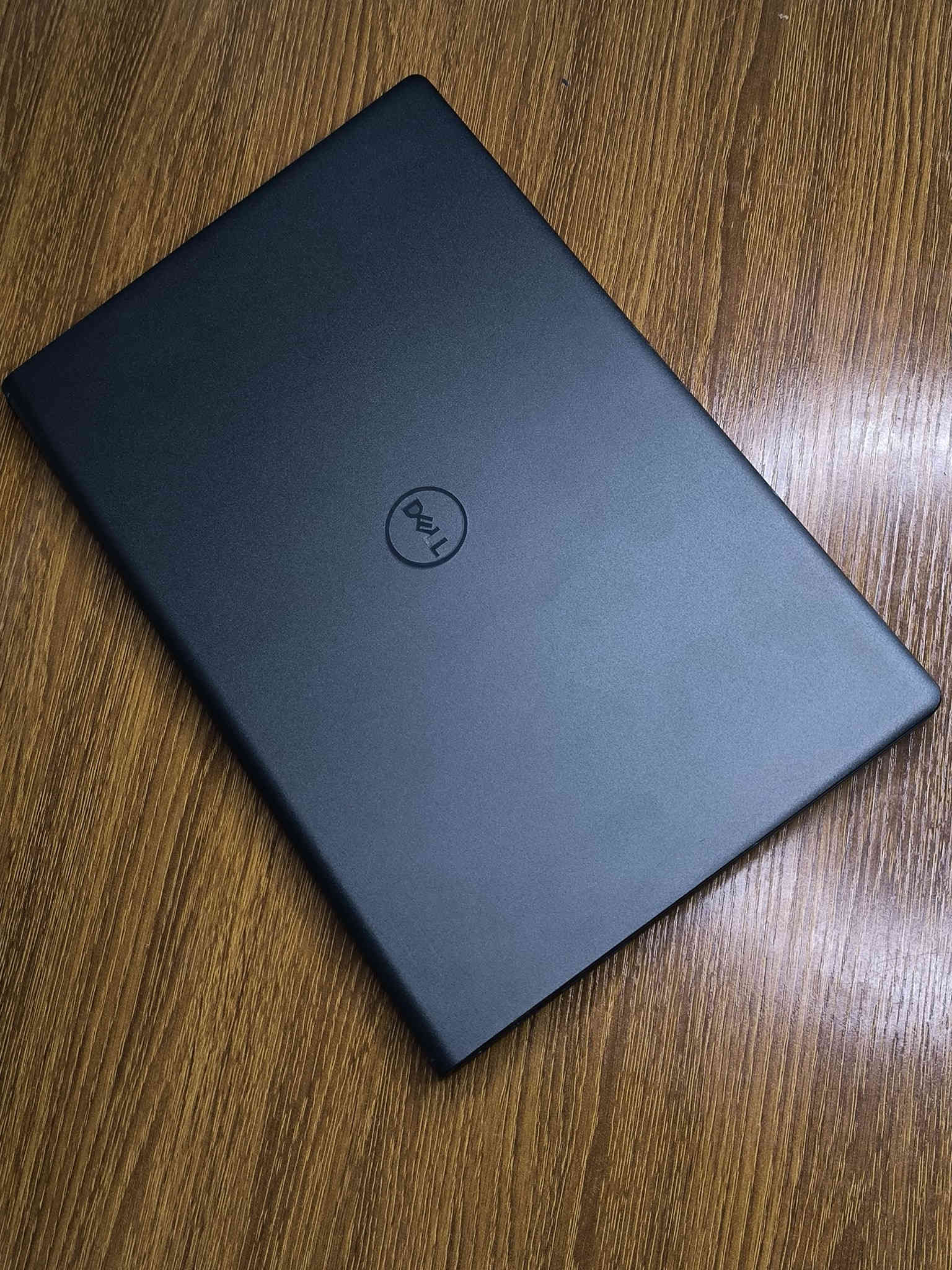 Dell Vostro الجيل الحادي عشر
Dell vostro 15 3510

نظافة عالية جدا ( يجي داخل كارتون) 

---

 الاستخدام الأنسب:
خيار مثالي للطلاب، المبرمجين، الموظفين، وأصحاب الأعمال الذين يحتاجون أداءً سريعاً وثابتاً للدراسة، التصميم، التصفح، وبرامج الأوفيس والعمل المكتبي اليومي.

---

المواصفات:

المعالج: Intel Core i5 الجيل الحادي عشر فئة G7 – أداء قوي واستهلاك طاقة منخفض

الرام: 8GB DDR4 بسرعة 3200MHz — قابلة للتطوير 

التخزين: 256GB SSD M.2 — قابل للتوسعة 

كرت الشاشة: Intel Iris Xe داخلي بحجم ذاكرة مشترك 8GB

الشاشة: 15.6 إنش عالية الدقة Full HD

الكيبورد: ليزري عربي–إنكليزي

النظافة: عالية جدًا شرط الفحص

الضمان:
فحص كامل قبل الاستلام والدفع 
وضمان لمدة أسبوع كامل ضد أي خلل مصنعي

--------------------------------------------------

الهدايا المرفقة:
ماوس + ماوس باد + جنطة + شاحن أصلي

توصيل متوفر 

السعر: 360 الف ثابت

للاستفسار واتساب: 
***********
