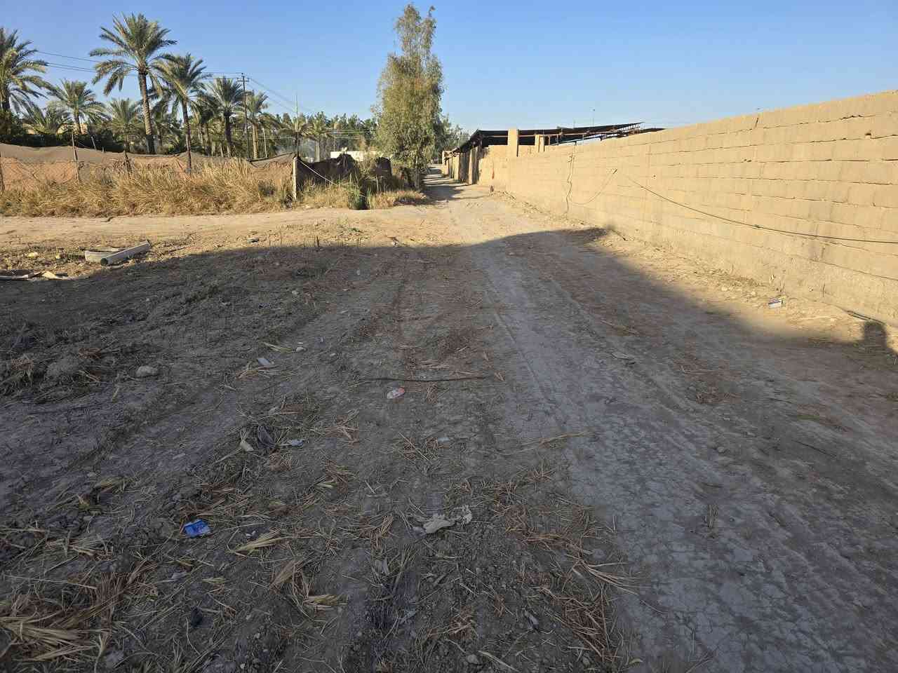 قطعة أرض للبيع
المساحة: ٨٠٠ متر مربع
الموقع: الحلة – بغداد قرب كوين بارك
تبعد عن كوين بارك حوالي ٥٠ متر تقريباً
وتبعد عن الشارع العام حوالي ٨٠ متر تقريباً
🔹 يحدها شارع من ثلاث جهات
🔹 مناسبة للتقسيم إلى ٤ قطع بمساحة ٢٠٠ متر لكل قطعة
🔹 سند ٢٥ زراعي
🔹 متوفر كافة الخدمات
🔹 موقع مميز جداً وقريب من المناطق الحيوية
السعر: مناسب جداً مقارنة بالقطع المجاورة
للاستفسار الاتصال على الرقم: ***********
أو مراسلة الصفحة مباشرة
