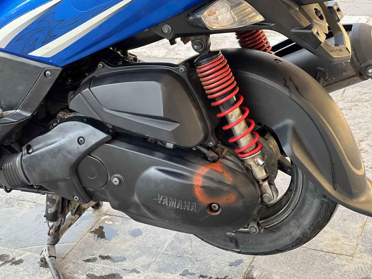 #جيتي ار وكاله ختم واحد وكفاله عامه 
شاشه ٣الوان بكلايت لد احمر صالصنه مشيفه
مكفوله كفاله عامه ضمانك سنه اذا مفتوحه ترجع الدراجه خير من الله نص نكره دراجه مال جناي وحيل معتني بيها بانزين كوله محسن دهن وفلتر شوته كل 15يوم ابدله 

مكان الدراجة بغداد البلديات
متواجد وتساب او الاتصال ***********
