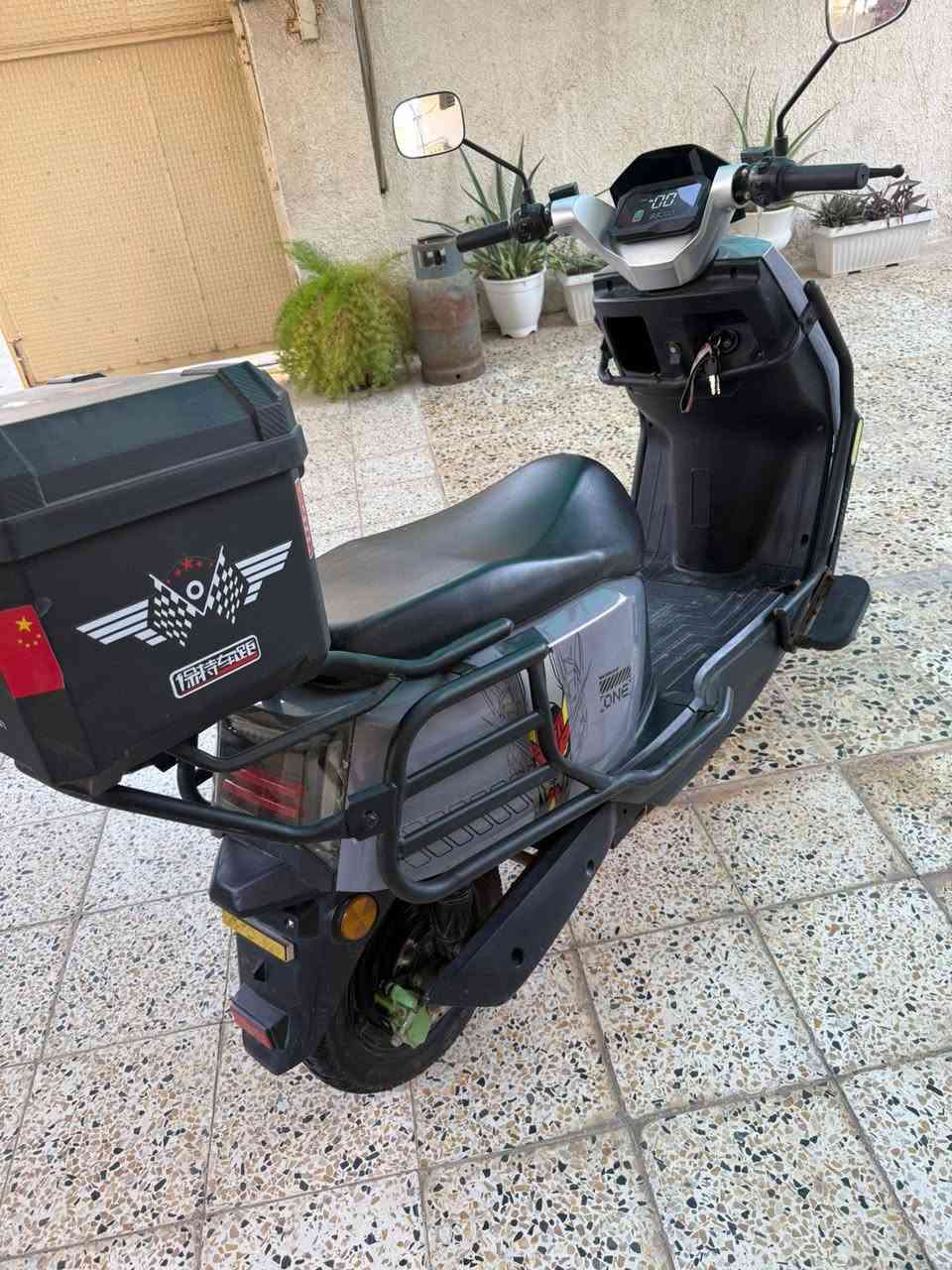 سلام عليكم دراجه كوين الملكه مويدل 25. استخدام 3اشهر فقط  
3 سرع. تشتغل بصمه .
نظام P.+مثبت سرعه 
نظام رجوع لخلف R .
6 بطاريات كبار كرافين .
السعر 700.
ديالى الخالص الشرقيه 

*********** متوفر واتساب

