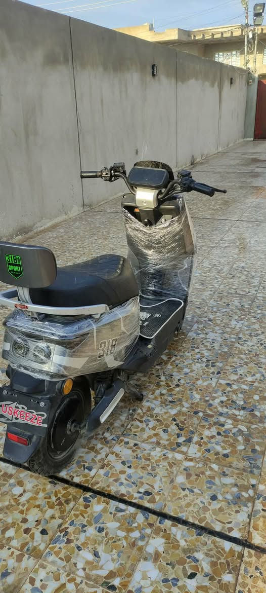 السلام عليكم ماطور للبيع كلول نضيف مايعوز شئ.  شاحنه. غراض كامله  مكاني موصل مزارع  زيونه قرب. رقمي. ***********.   450.  بي. مجال   متواجد من 10 للصبح الي.  9 ليله.
