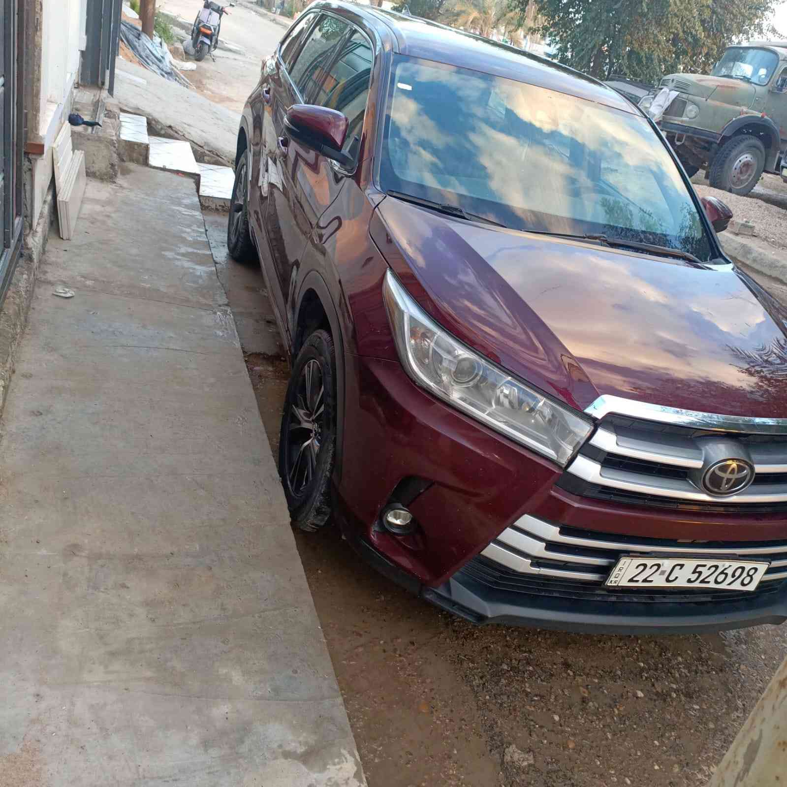 هايلندر موديل ٢٠١٨ نضيفه جدا مال بيت
رقم اربيل والهزه بعدها مو خلصانه والسياره بأسمي شخصيا
صوره الحادث موجوده بالمنشور بس الدعاميه وشويه من الجاملغ 
السياره كلشي بيها على وضع الشركه 
والسونار هم موجود 
للاستفسار ***********
 ***********
السعر ٢٣٠ وبيها مجال
