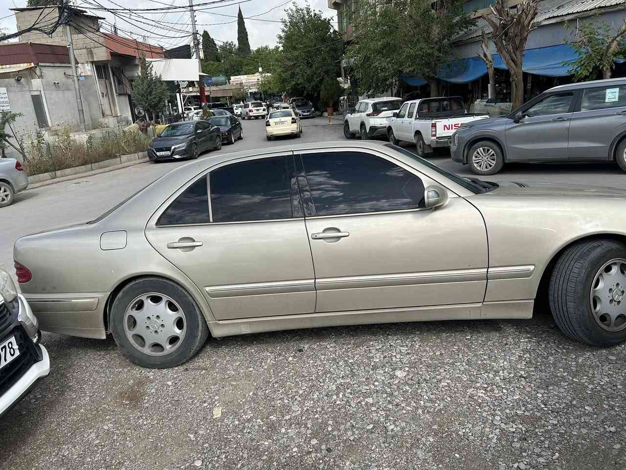 سلام عليكم ورحمة وبركاته مرسيدس ام عيون موديل ٢٠٠١  سياره درع بلاد محرك گير جديد مكان سليمانيه تراوس ولبيع سياره بدون رقم  ***********
