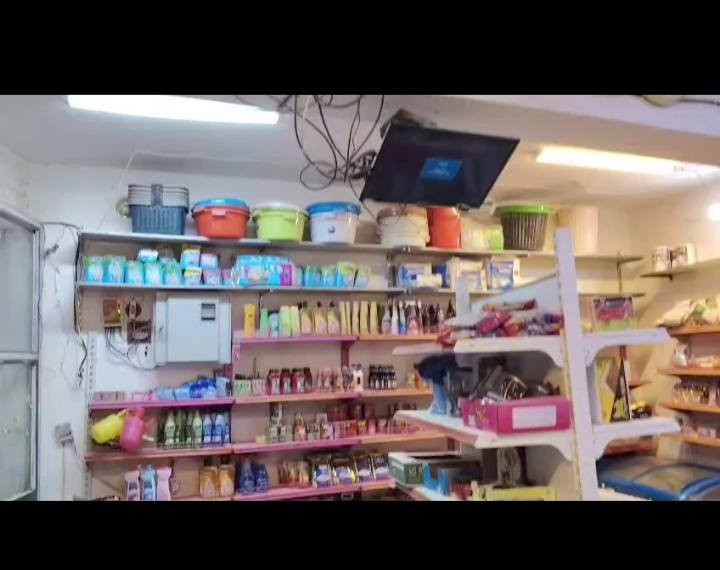 السلام عليكم، توجد اسواق للبيع المكان الفحامه شارع المركز، السبب لعدم التفرغ، للاستفسار الاتصال بالرقم ***********
