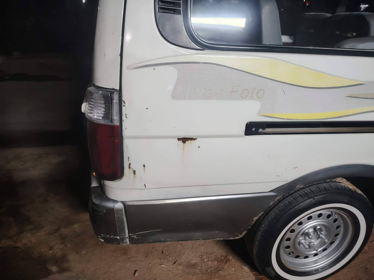 السلام عليكم فاتون الوان للبيع موديل 2015 كفاله من الصبغ كير محرك حداديه كله جديد تخم تاير جديد كهربايات جدد رقم نجف سنويه 2030 تنتهي المكان طويريج السعر 80 وبيه مجال للستفسار ***********
