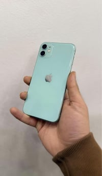 أيفون 11عادي للبيع الجهاز جديد بس مبدل بطارية اصليه شخط مابي ب200قفل. ...