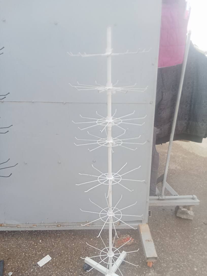 رفوف جداري ورف وسطي وميز مستعمل نظيف مكاني كركوك. وسلات جبسوعربانه مخضر للاتصال *********** كركوك, العراق
