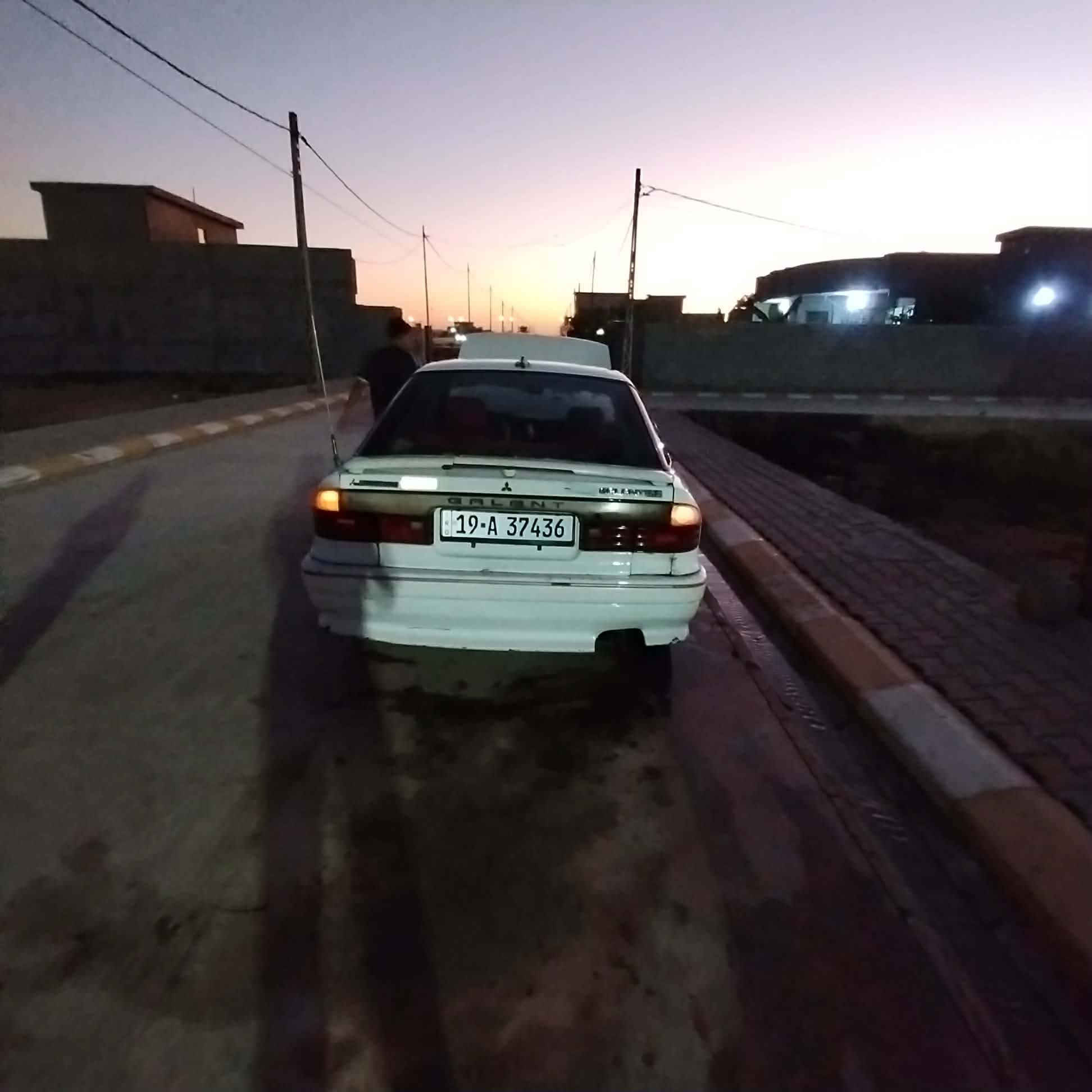 لبيع سياره موديل ١٩٨٩ كير محرك نضيف اوتو سنوي بسمي مكان السيارة ديالي السعدية سعر٢٦ وبهة مجال ***********
