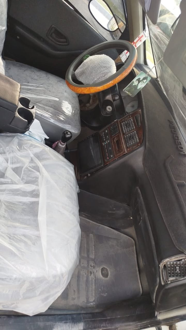 سلام عليكم سياره بيجو بارص ٢٠١٤مكينه كير حداده تخم تاير كله جديد شرط تبريد ثلج سستم سماعات شاشه جديده كله جديد سياره كفاله من الظربه والتبديل٣٥وبيهه مجال سنويه جديده رقم جديد وبسمي السياره مالبيت مامشتغله تكسي رقمي ***********
