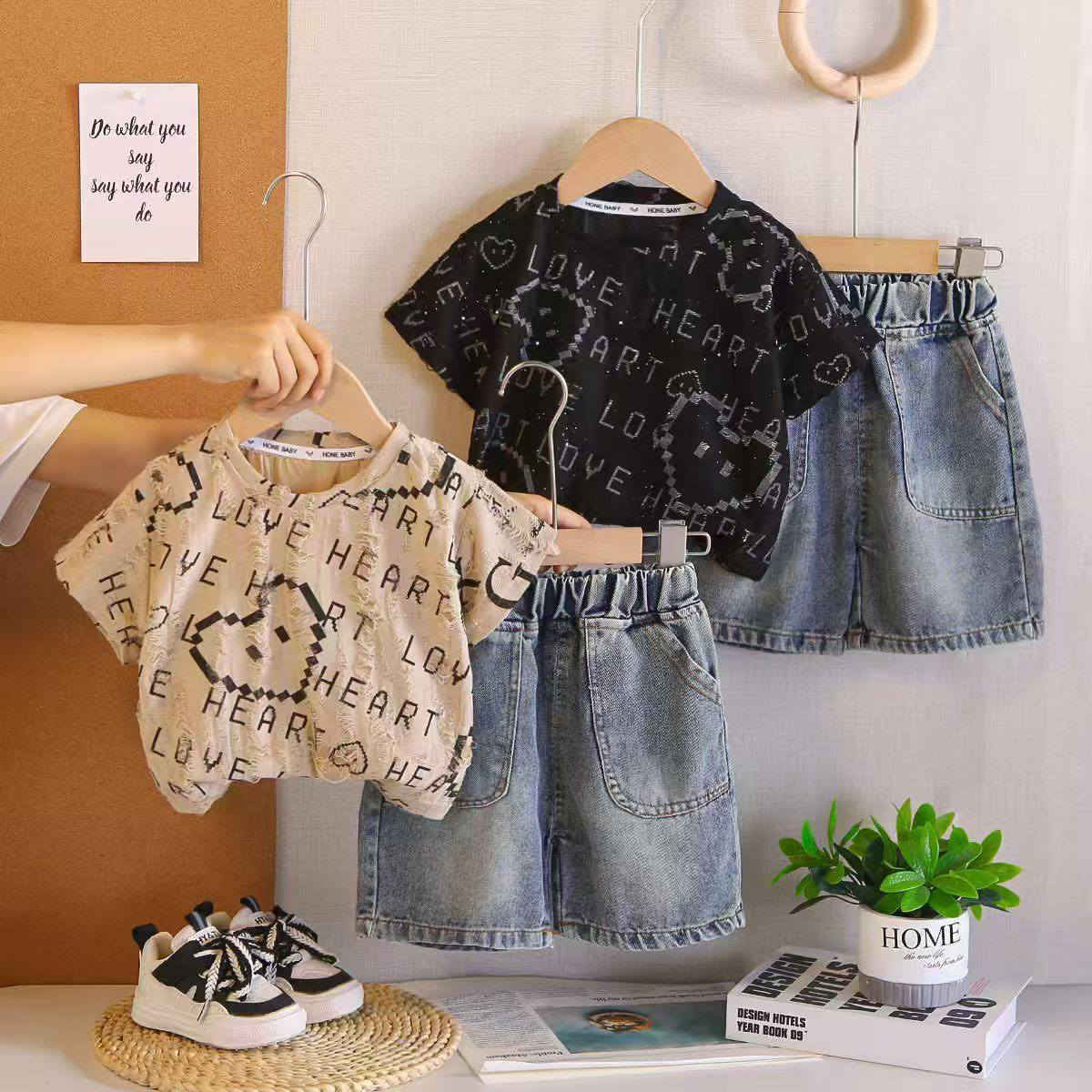 ✨ وصل حديثاً ✨
📦 ملابس أطفال جملة فقط 📦
موديلات متنوعة (أولادي + بناتي)
✔️ توفر كميات كبيرة
للطلب والاستفسار راسلنا على الخاص 📩


**إذا كنت صاحب هذا الإعلان وتريد حذفه لأي سبب، رجاءا أرسل رسالة إلى الدعم الفني**