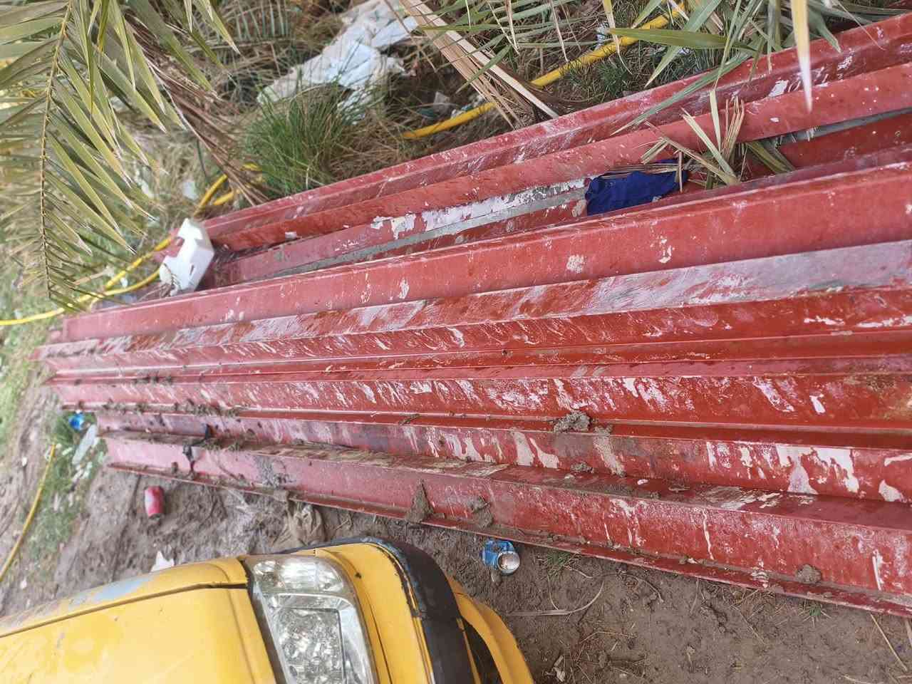 سلام عليكم 22شيمانة طول 4نضيف كلش و 13باب وشباك +قفاص مكيف +باب دبل مكان داحرة قيم وخذ ***********
