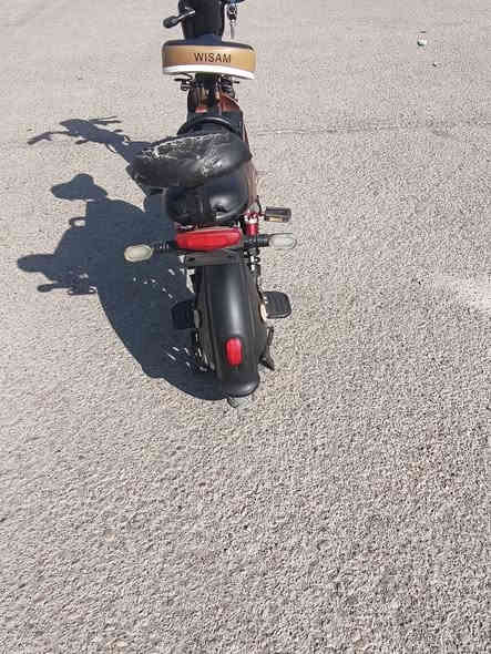 دراجه شحن للبيع
النوع HIS
البطاريه 4 بطاريات جديده 
سويج+بصمه عدد2 
الشاحنه الاصليه
المكان الكوت
اربع نمر لكل نمره تزيد السرعه 25

للاستفسار/***********
