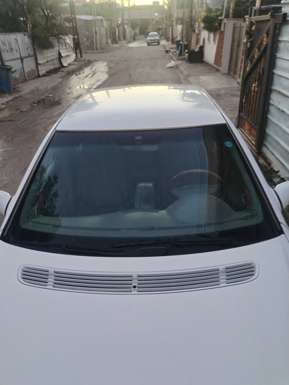 السلام عليكم  غواصه ٢٠٠٢ رقم سلمانيه دولي باسمي اصوليه محرك ٣٢٠ باب طويل لارج لون ابيض دبلات محور مو جوبلس كشنات كهرباء حتئ الخلفي وارد يابان السنويه مالته لحد 28 تنتهي مبدل قبق الجنطه فقط بدون تعديل او شي ثاني وللعلم السياره صبغ بلادي ممصبوغه والتبريد يشتغل ويفصل فقط السعر ٨٨ وبيهه مجال للشراي مكاني بغداد ورقمي *********** ممتواجد علئ النت
