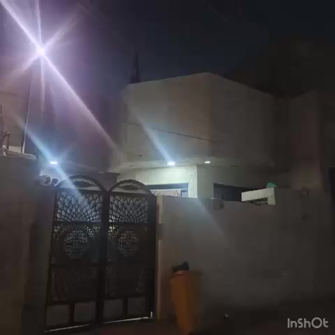 السلام عليكم عيني بيت مساحه 150متر بيت نضيف عنوانه الغزاليه نهاية شارع ديناࢪ استفسار اڪثر ***********
