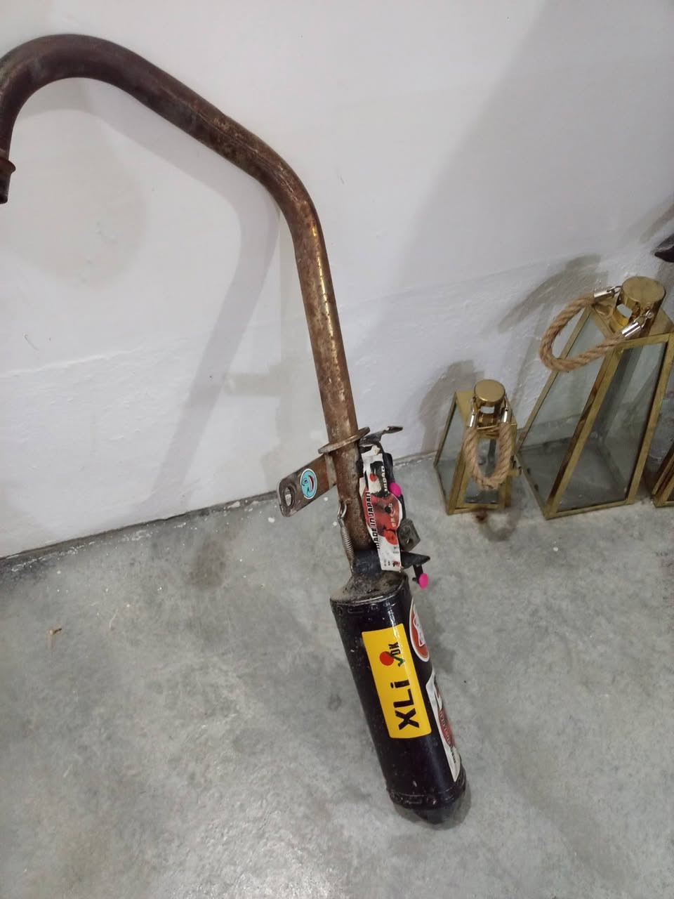 مكلف  بالنشر "السلام عليكم صالصنه رياضي كاربون فايبر الأصليه للبيع صوت طرب. 
السعر الأتصال على الرقم. ***********. مكاني شرقاط.
