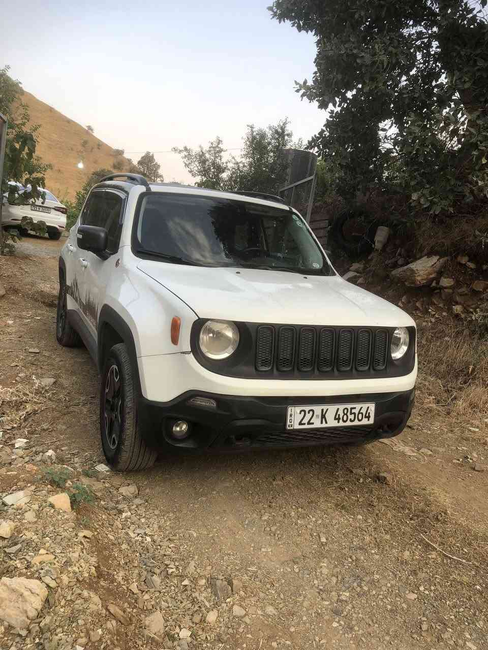 جيب رينيجد ٢٠١٦ ترايل هاوك
رقم اربيل دولي مكان سيارة سليمانية
بيها ثلاث قطع بدون دواخل موضح بالصونار
محرك مفتوح للكازكيت 
كتبت كل شى عن سيارة و سعرها ١١٠ و بيها مجال شراى يتواصل على واتساب ***********
