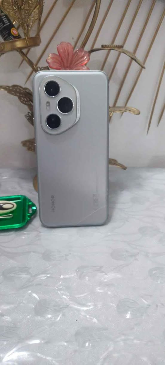 هونر 400ابروذاكرة512بدون ملحقات فقط فطر صغير بالكفر سعر 600 النجف, العراق


**إذا كنت صاحب هذا الإعلان وتريد حذفه لأي سبب، رجاءا أرسل رسالة إلى الدعم الفني**