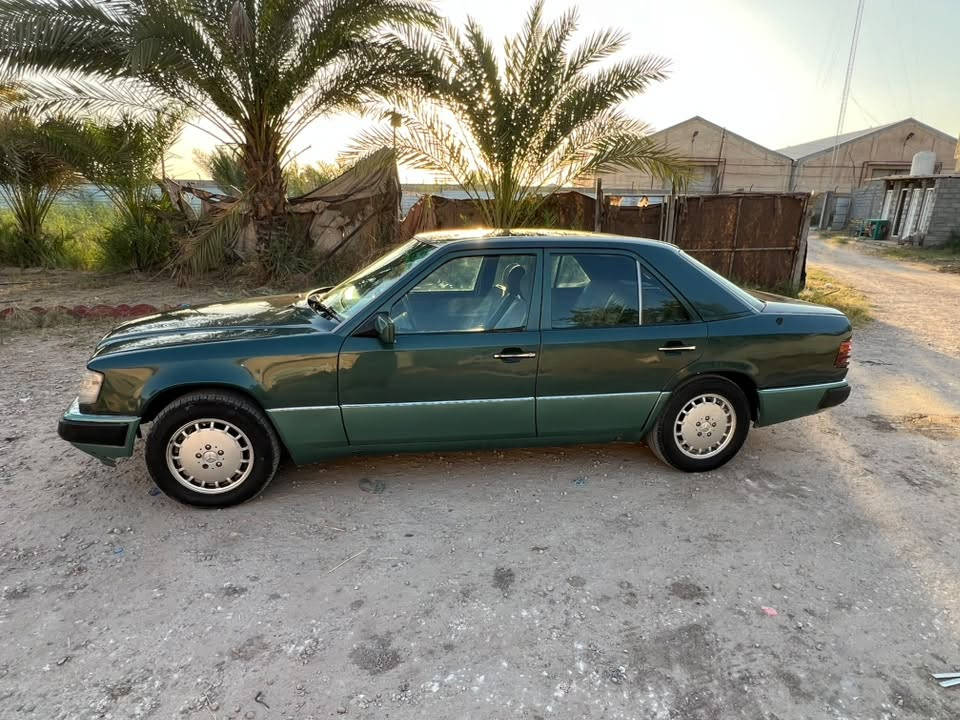 مارسدس دب c300موديل 91
المكينه ٣٢٠بيبي شبح
مكينه خير من الله لا تنقيص لا تبخير

كير ٤نمره شاده جديد 
اكسن جديد
حداديه ستوني نافضه 
تخم تاير  جديد
قواعد دبل بلاد 
تبريد منضومه جديده
كهربائيات كله بلادي 
السياره معمره او مصبوغه عام الجماليه 
السعر 68 وبيه مجال حك الجيه 
عنواني حله أبو غرق 
رقم تلفوني ***********
