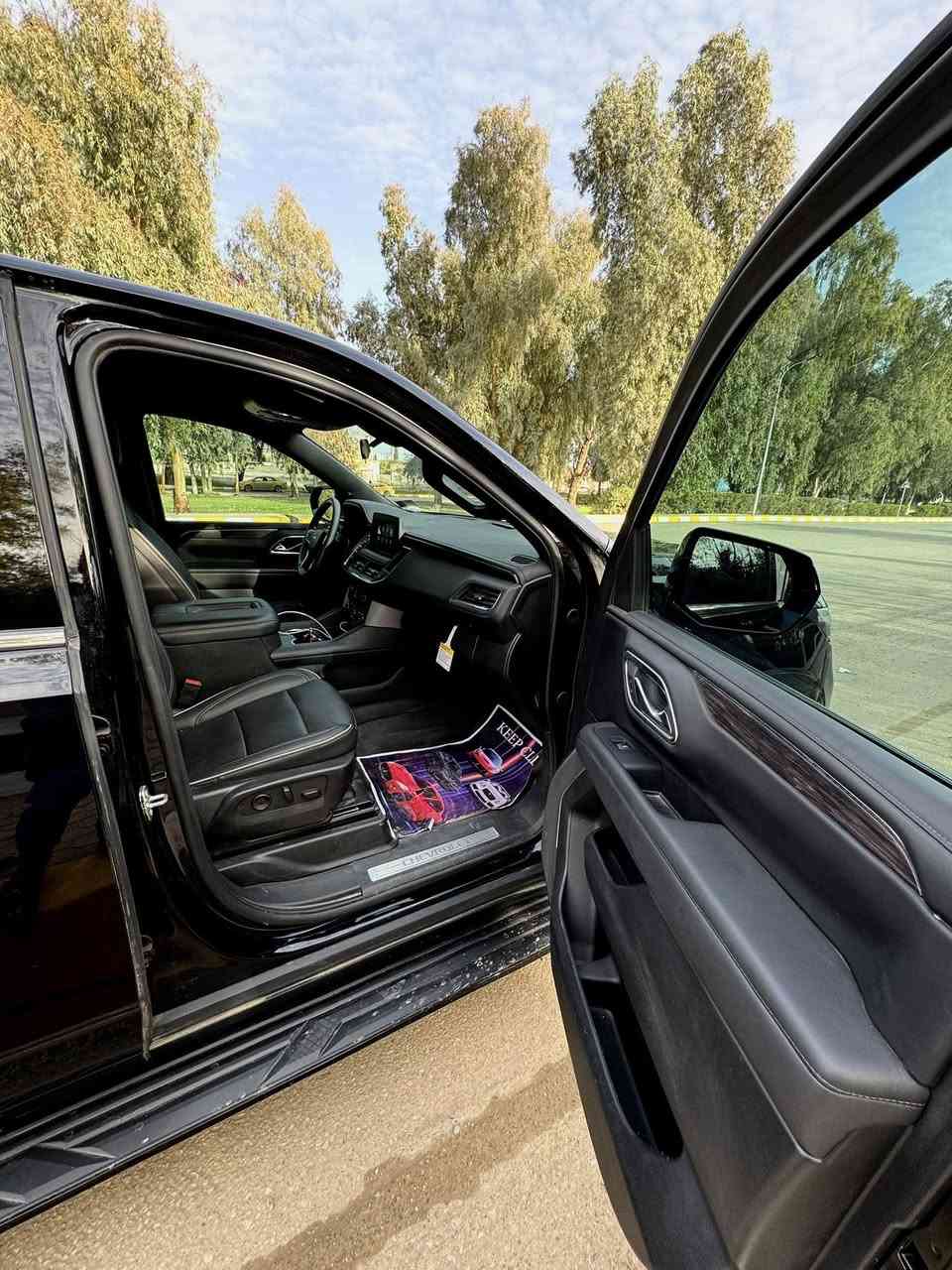 سلام عليكم تاهو 2024 للبيع. دخول جديد
🟢CHEVROLET TAHOE 2024 LS Fedrali
حجم المحرك 8 (5.3) 

عداد المسافة : 6 ألف فقط

الحادث : قطعة واحدة. بدون واخل. 

🔴المواصفات :

بجم بريمير
لايت لد
سويج عدد 3 بصمة
بصمة تشغيل
بصمة ابواب 4 وصندوق
كاميرا خلفية
السيارة 4*4
تبريد ثلث قطع
7 راكب كشن منفصل Vip 
تحكم وضعيات القيادة...Drive Modes 
كشنات جلد vip +تحكم كهربائي 
تحكمات استيرن 
هاند بريك بصمة
مانع انزلاق+ABS
شاشة كاربلي +اندرويد اوتو
حساسات خلفية
حساسات امامية
منافذ Type C+USB
وبقية المواصفات المعروفة

كاتي وتترقم شمالي شرط الترقيم (سليمانية، اربيل، دهوك)

🔴(العنوان/كركوك)
              - - - - - - - - - - - - - - - - - 

🔴للاتصال/
***********
