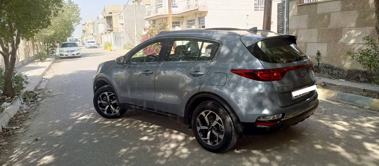 للمراوس ب برادو 11/12 محدث او لا عادي ***********
سبورتج 21 خــليـجــــــــي رقم اربيل الدولي بانوراما 
سيارة كفالة عدة الجاملغ الامامي وقليل بالباب بدون دواخل نهائيآ 
مواصفات:: بانوراما تحكم ستيرن كامل 3 وضعيات قيادة قطعتين تبريد اشاير بالمري ويل كب كروم شاشة كبيرة كامرة دوارة حساس امامي خلفي بك لايت LED لايت منضومة كاملة زنون داخل لونين مكينة 2000 دوش وبعد بيها هواي مواصفات معروفة 
***********
