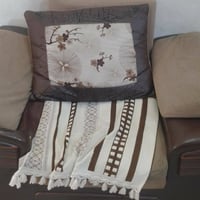طقم ٧نفرات • نظيف • يده مكسورة