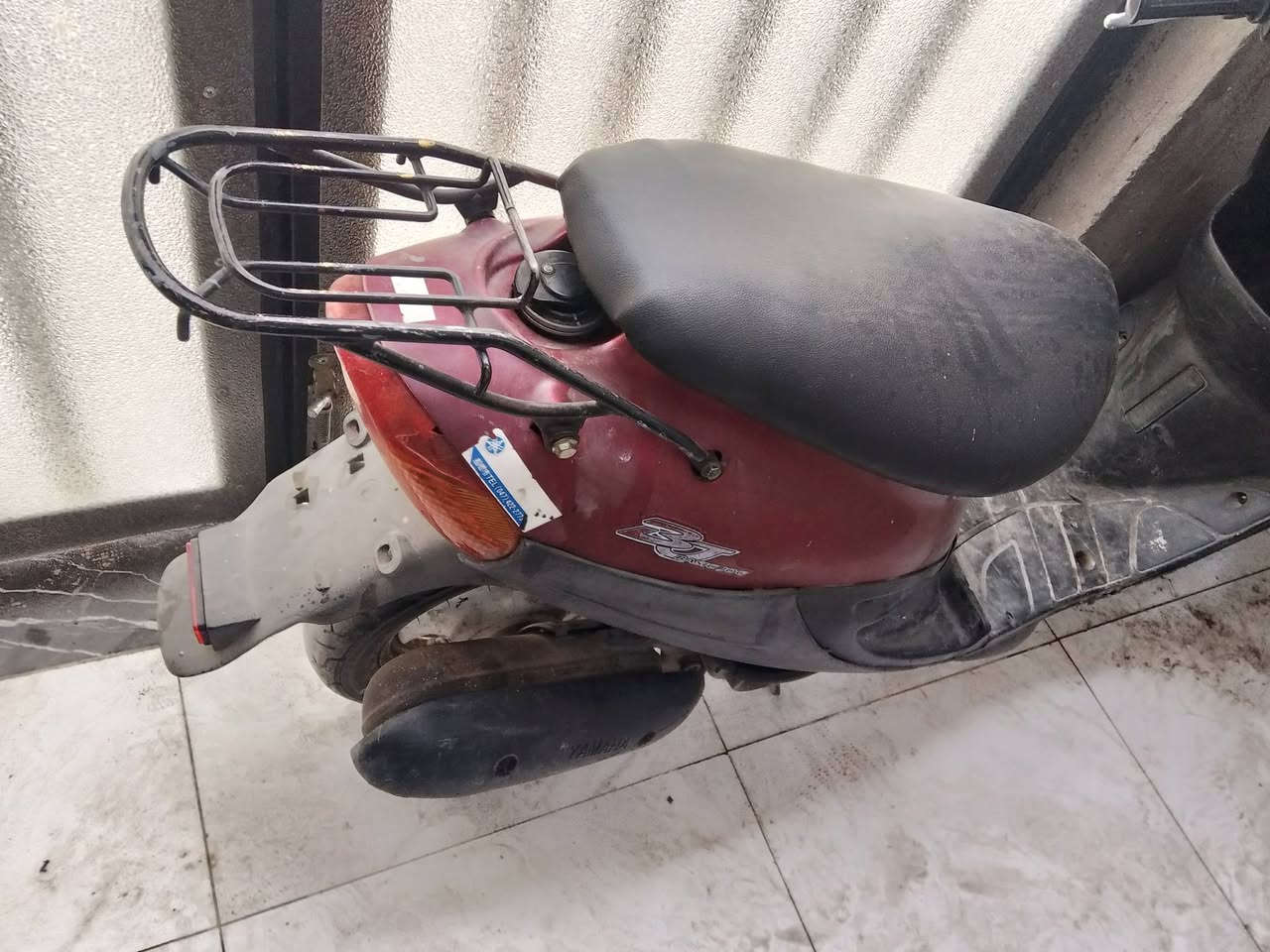 السلام عليكم للبيع بيجي 9 ازروف 60 دراجة مكفولة كفالة عامة مال رمبة صارلهة 5 اشهر  نازلة دراجة اي نقص مابيهة مكينة ممفتوحة كهربائيات شغالة سلف وهندر اشاير لايتات عداد بانزين عداد سرعة هورن قفل جنطة دبلات امامي خلفي دراجة اخت الرمبة شلعة ومعدل السعر 275 مكاني بغداد دورة شراي اتصل على رقم بي واتس اب ***********
