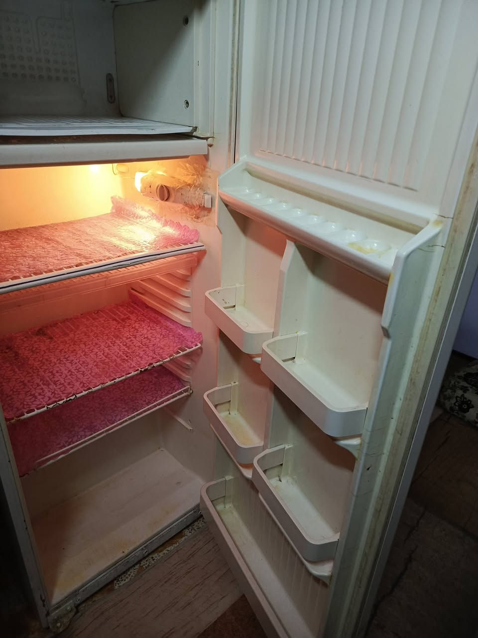 ثلاجه نوعيه زينه تجميده يخبل ماداخله تصليح ابد سعره مناسب ***********
