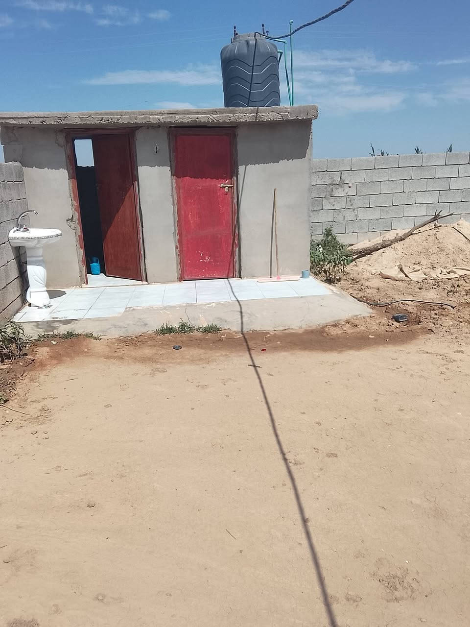 توجد ٤٠دونم قانون ١١٧بيه٤بيوت صب ***********
