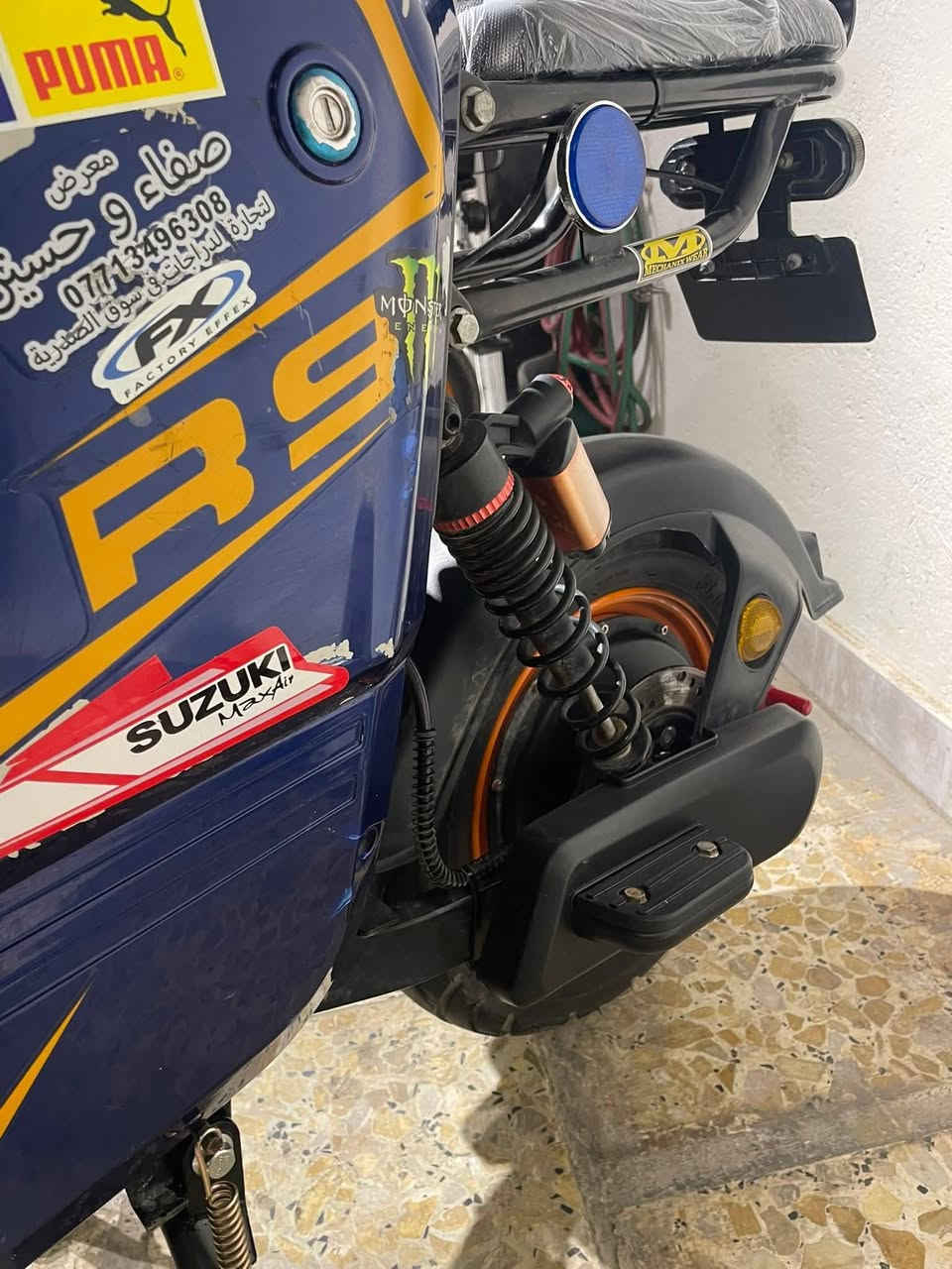 السلام عليكم دراجه R9
اشارة يمنة يسرة + دبل اشارة
هورن
لد عالي ناصي
بيهة 3سرعات 
بطاريات 5 + ملف2000حقيقي
الدراجه طياره من تمشي  ما شاء الله
شاشة ايباد ذكية تحدد العطل بالشاشة
تايرات جوبلس تايرات جدد
بريكات دهن عنبار البريك بالمكان بيهة تشغيل بصمة عن بعد 
الدراجه كلش نضيفه
ستان زوج فرد 
 سرعه70حقيقي 
السعر450بيه مجال قليل مكان بغداد السياحي شركه الصفاء الادويه ***********
