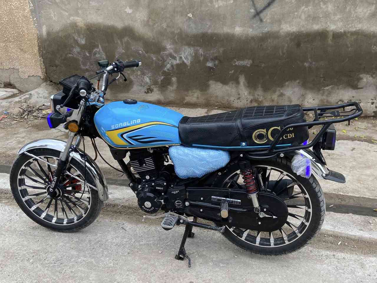 السلام عليكم للبيع سيفان 2026 كفاله من كل شي مابيهه شخط ماشيه كلش قليل صار شهر من طالعه اوراق كامله دشبول كله شغال اي عيب مابيهه تايرات بلاديه السعر760 وبيهه مجال قليل دراجه شرط زيرو  مكاني ديالى الخالص هبهب اوراق كامله رقمي ***********
