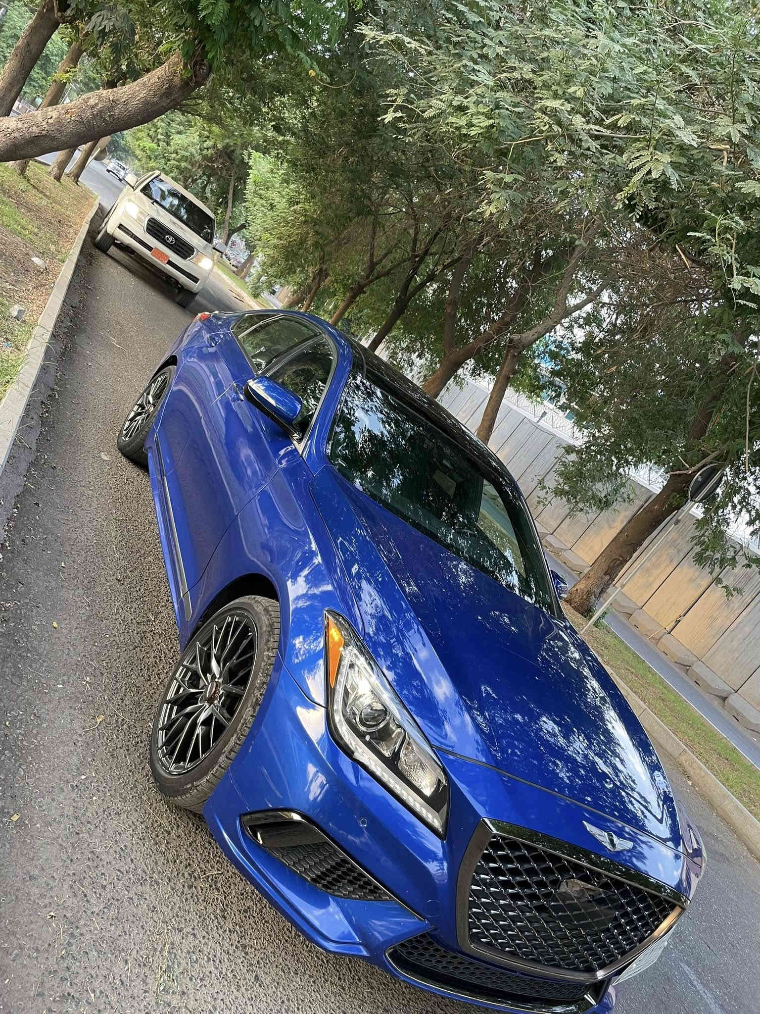 السلام عليكم 
للبيع جينسيس G80 

الموديل 2020 

المواصفات: رادارات 360 درجة 

كامرات محيطية 360 درجة 

تدفئة كشنات خلفية + امامية تبريد وتدفئة

خرن ذاكرة مقعد السائق

3 انظمة قيادة ايكو سبوت نورمل

سستم صوت ليكسكون 

وبعد هواي شغلات جنايه جينسيس يعرفوها مو مال اكتبها 

كت سبورت بلادي المحرك المرغوب 3.800 تنفس طبيعي

السعر 22500$ وبيها مجال 

***********
