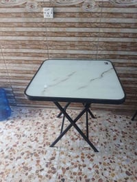 ميز طعام