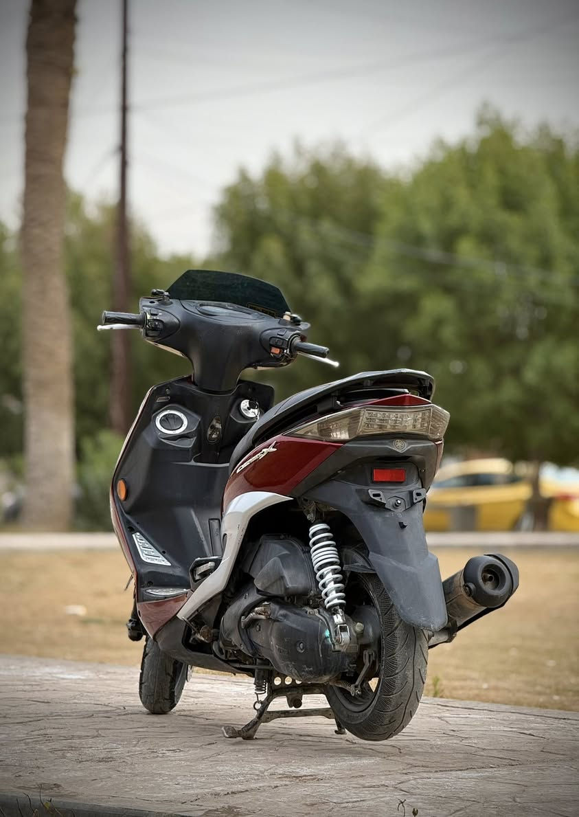 سكنس فحل نوزل خطين لد حديث الدراجة جديدة كلش ومكفولة كفالة عامة ماشية 50 الف شلعة معدل بريكات صوت مكينةكهربائيات كلهة بشرط وكو فديو مصور الدراجة من التشغيلة وداير مداير ولمكينة وكلشي الي يحب ادزلة الفديو يراسلني واتساب اوراقها كاملة مال معرض ومنفيس لكلي شبيهة مابيهة كاملة مكملة وايشي خلاف الصور ولفديو تجي تاخذ كراويك وتروح السعر 975 وبيهة مجال مكاني بغداد البياع
 ***********
