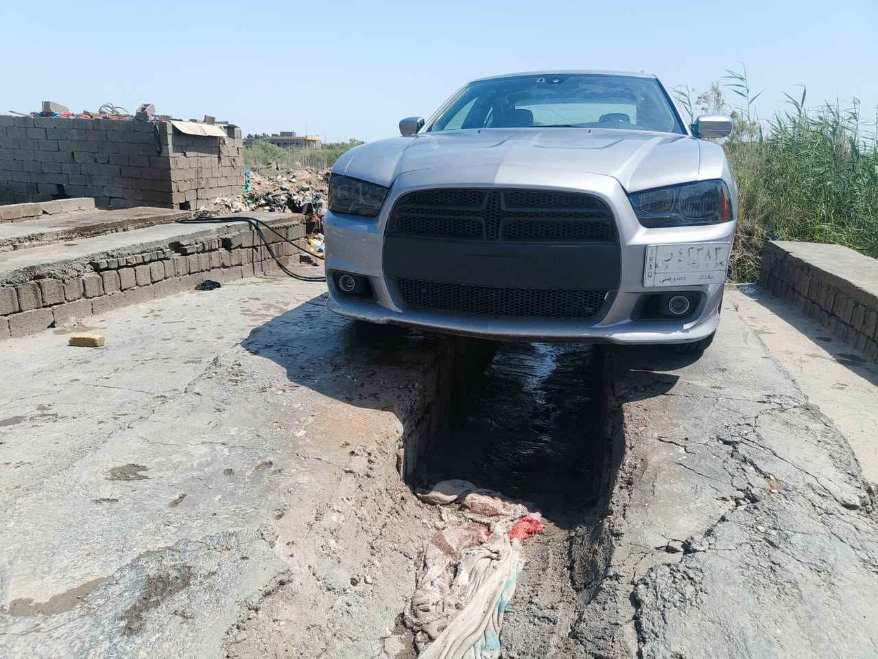 شارجر موديل 2014 سياره جاهزه كير محرك حداديه الخلفيه فوك الموديل وره  كير جديد صار سبوع من شاده طياره كشن كهربائي شاشه كبيره شفتات  سياره جاهزه تايرات جديده  سعره 140 $ الي حاب يتواصل واتساب ***********
