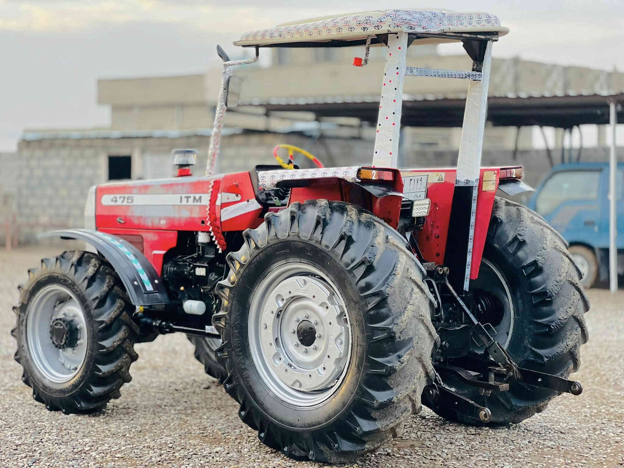 السلام عليكم تركتر فوركسن حجم 475 للبيع موديل 2015 باب الاول كله عل شركه رقم وسنويه تريد تحويل تريد وكاله سنويه مجدد لل 29 مشروع وطني السعر115ورقه وبيه مجال الاستفسار عل الرقم ***********
