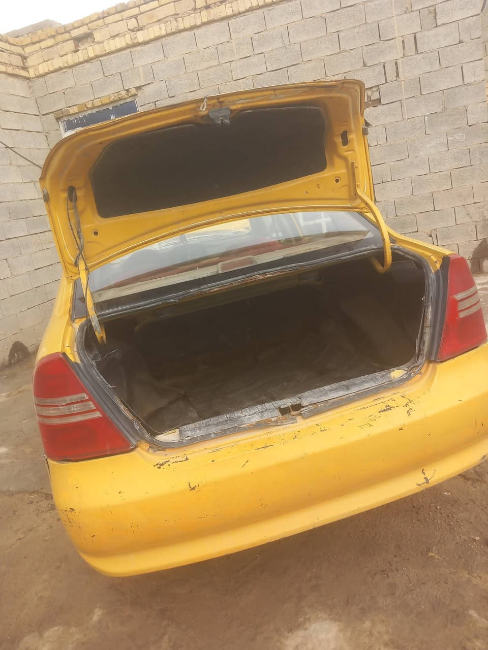 سلام عليكم سياره البيع نيفان موديل2011مكينه وكير وكفولات كورله وتماتيك سنويه منتهيه2016سياره حلوه مال جناي سعر17وبيها مجال رقم الهاتف ***********
