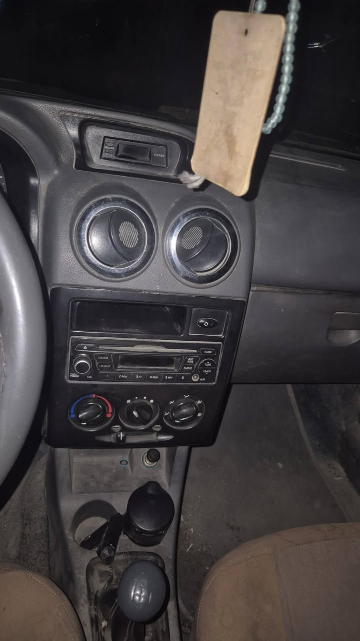 للبيع موديل 2012
سعرها 7 ورقات فقط عليها غرامات ٨٥٠ الف وهيأة مامسدد من 2018 سيارة رقم بغداد صدامي . منضومة تبريد كامل فقط فيشة عطل كهربائي بي . كلوب سيرفز طافي .  كير مابي شي محرك جديد صار سنة من شديتة كامل بالكرتونة بس هسة طلع دخان خفيف ماعرف شنو سبب على الاكثر سبب نوزلات . مكان بغداد الحسينية


**إذا كنت صاحب هذا الإعلان وتريد حذفه لأي سبب، رجاءا أرسل رسالة إلى الدعم الفني**