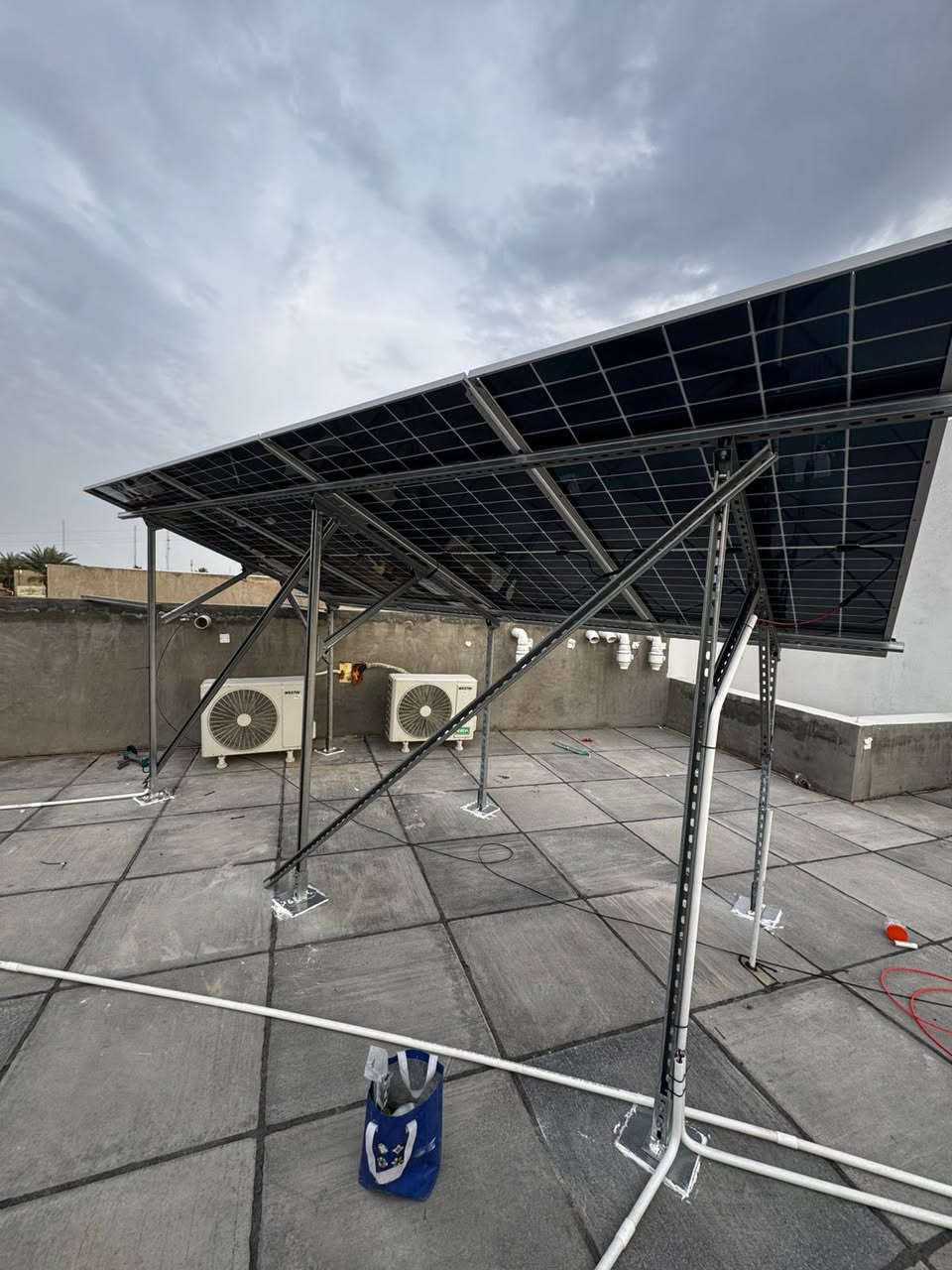 ⚡ منظومة 6.2 كيلوواط
من شركة شيشن تكنولوجي ☀️

🔹 عدد الألواح: 9 ألواح شمسية
🔹 هيكل C-Channel سماكة 2 ملم
متانة عالية وثبات لسنين طويلة 🛠

منظومة مصممة بعناية حتى تعطيك
أفضل إنتاج واعتمادية بكل الظروف ✔️

🔹 وكيل شيشن تكنولوجي
🔹 وكيل هواوي
🔹 وكيل لونجي
🔹 وكيل بطاريات Soluna

📍 كوت – الخاچية – شارع 40، مقابل سوق الخاچية
📞 *********** | ***********

مكتب الطاقة المستدامة
