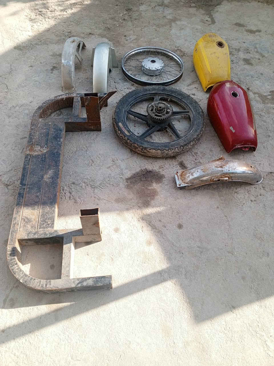 غراض للبيع المكان اطوريج ***********
