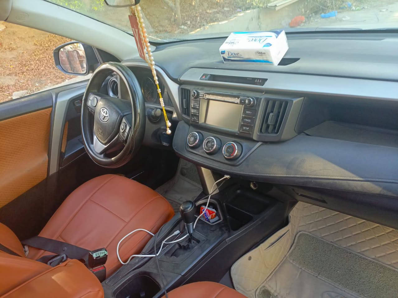 السلام عليكم تويوتا راف فور موديل 2018 فول عدا الفتحه تحكم ستيرا اربع جهات كشنات جلد تبريد ثلج قطعتين شاشا كبيرة كامرة خلفيه سلايت طكتين محرك 4 سلندر 2500 تخم تاير ويل كب لد امامي خلفي السيارة بيهه طخطخات بالصفاح شويه الداخل بيهه مكانات صبغ كفاله من كلبه وكص شواصي كفاله رقم انكليزي للبيع او مراوس السعر 147 مكاني بغداد وهذا رقمي للاستفسار *********** ابو العز
