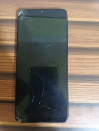 سامسونج A31 • نظيف • شاشة مفطّرة