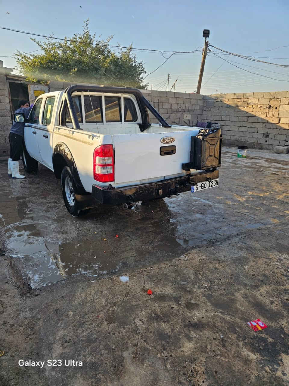 إسلام وعليكم فورد رينجر 2008 مال مزاد الدوله بيها كتاب رسمي وبدون تاريخ الك حق ترقم او نسويلك وكاله عامه. مكينه وكير فيفيتي اوتو جدد طخم تاير كهربائيات حداده كله جديد السعر 53وبيها مجال او مراوس  مكاني بصرة البترو الاستفسار اكثر ***********
