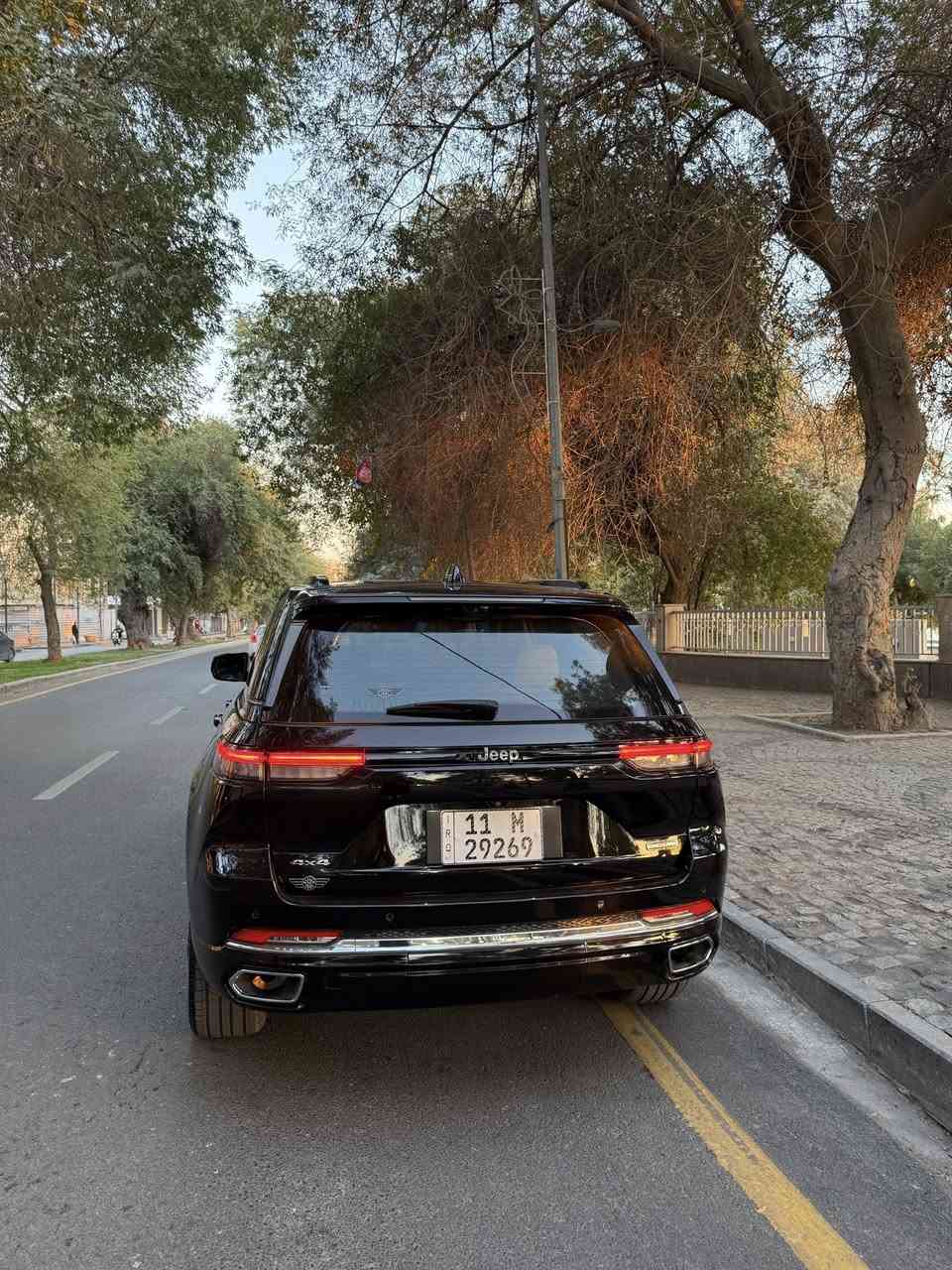 السلام عليكم جيب 2022 خليجية وكالة هارلم
السيارة فئه اوفرلاند معروفه مواصفاتها 
ماشية 21 الف كيلو حقيقي استخدام داخلي فقط حته نكراش بل بجم مابيها 
حته نايلونات الشركه بعدها بيهن كلهن 
السياره صارت بيها طخه بسيطه بغداد تبدلت باب اصليه نفس الكود ضبط متبين حته بسونر تبين فقط مفتوحه ومكانين بارد بسيطات وسعرها كلش حلو بلعافيه على الياخذها ب332 وبيها مجال بسيط 
مكاني كرادة ساحه كهرمانه ***********
