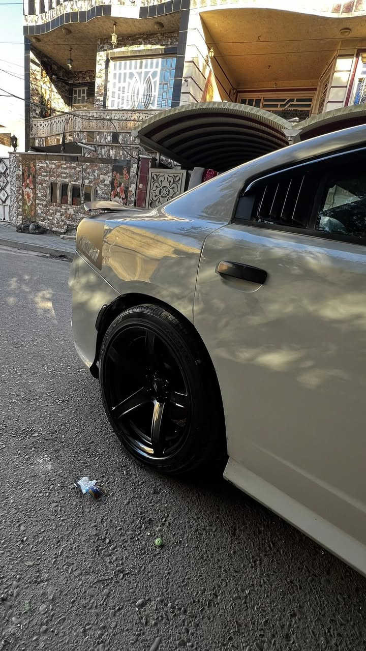 السلام عليكم السعر جدا مناسب ١٤٧ لبيع او مراوس ب اقل
چارجر 2017 R/T 
رقم بغداد جديد بسمي 
           السياره محدثه 23
ويل نجمه تو سايز 
بلكات ريسنك
فيت بم جديد ريسنك 
نوزلات جديده بيه 
ادامه كامله للمحرك بيه 
شاشه جبيره
گير1000 تعليك   
    لغد شاصي كير محرك مكفولات 
ماشيه ١١٧ 
(((((تغير لون من رصاصي فضي إلى سموك)))) الدواخل ماصبغتهن علمود لاتكول بيه ضربه 
مكاني بغداد *********** بي فقط واتس
