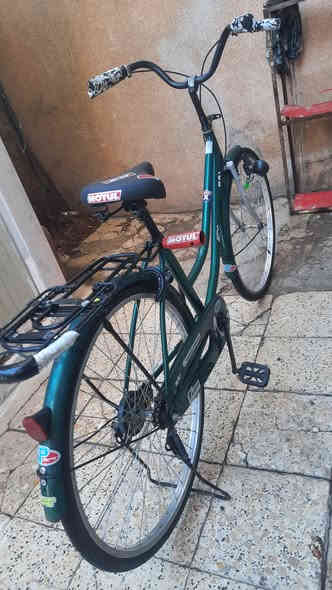 عبدالحيم حجم 26 بدون صبغ توير جداد بطيخا جديدا بنز جديد مبدال ماش كول جديد السعر 80الف 
***********
