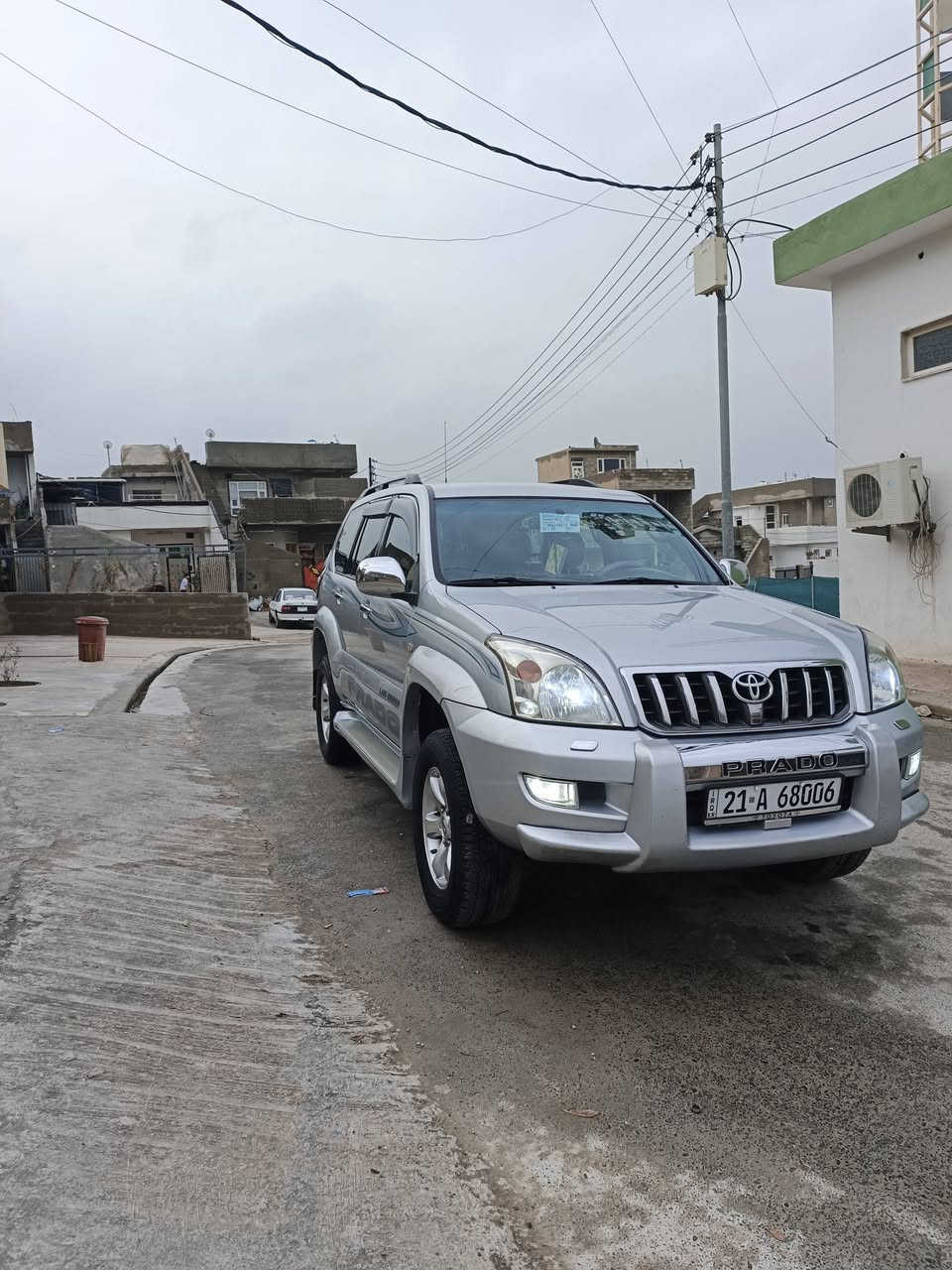 السلام عليكم للبيع برادو موديل 2008 سعودي محسن حجم المحرك 4بستن ماشيه 177حقيفي كير اوتوماتيك ٧راكب ٣قطع تبريد دبل اكسن مرايات شفط بدون صبغ بدون ضربه بدون جراد  بشرط رقم سليمانيه بسمي شرط التحويل سياره جاهزه من كلشي ماتصرف عليها الف دينار السياره مال بيت حيل نضيفه سبير تعليك بدون اي ملاحظات رقم موبايل السعر اتصال ***********// //***********
