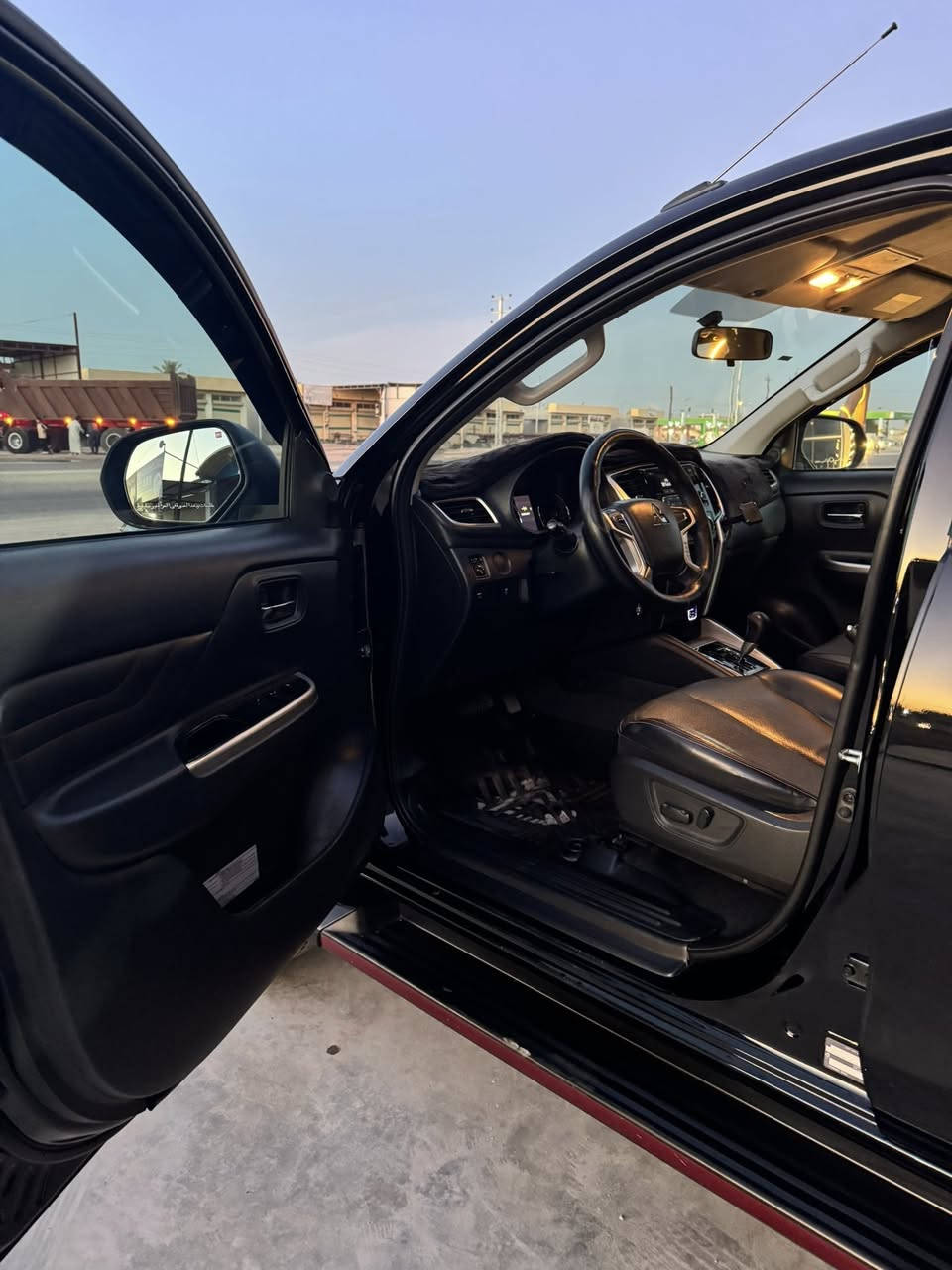 L200 موديل23
كاز
ك/م. 58

عليها حمايهPPF
 
رقم بغداد  

***********
