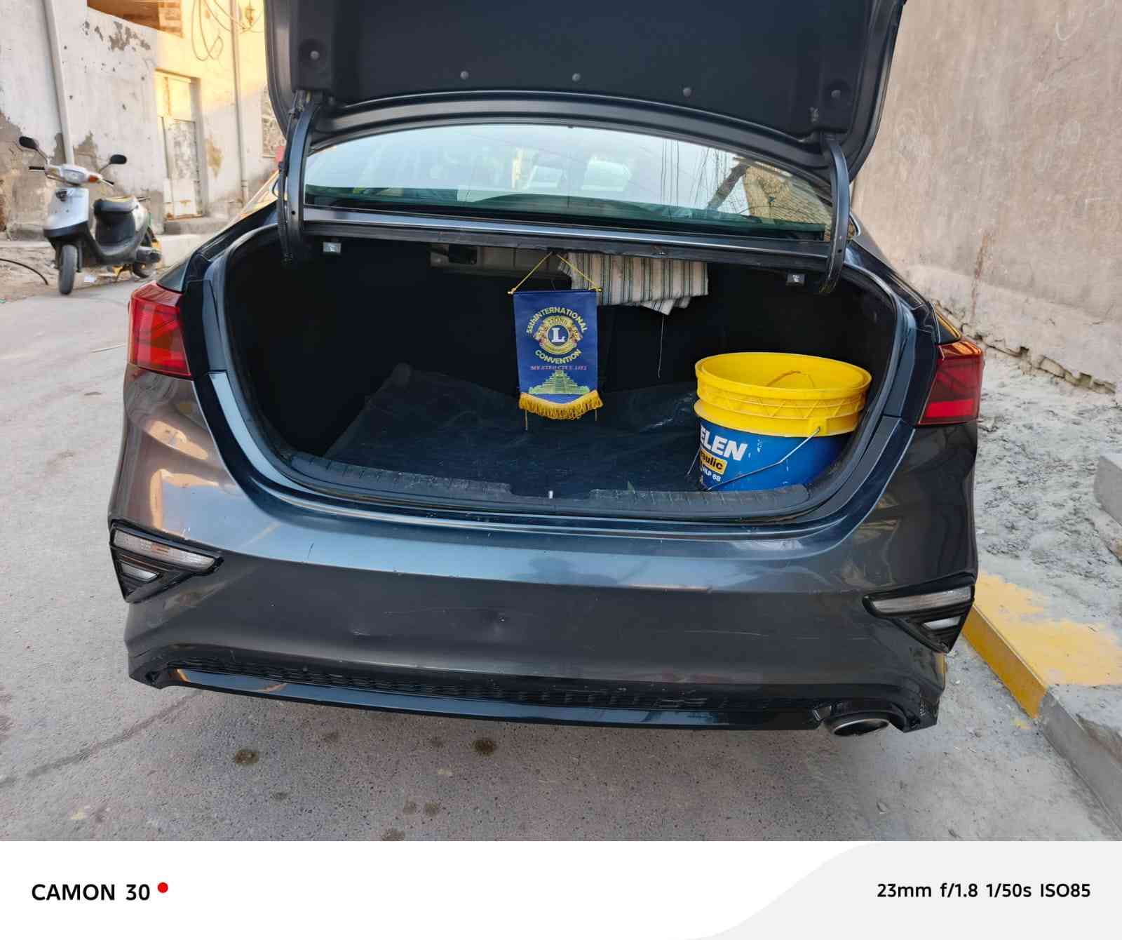 السلام عليكم للبيع كيا فورتي 2019 سيارة حلوة وخير من الله مكينة وكير وصدر وتبريد كلها كاملة ماناقصها اي شي سيارة  شاشة كبيرة تدعم كار بلي وتحكم ستيرن جهتين شاشة اعطال 3 انضمة قيادة تحديد مسار سياقه ذاتيه وحادث حلو بس جاملغ وبنيد جاملغ نفسيته ومصلح وبنيد مبدل كيرها Cft رقم ديوانية جديد بسمي تحويل مباشر مكاني ناصريه ١٣٠ وبيه مجال بسيط والشراي يتصل وبل خدمه ***********
