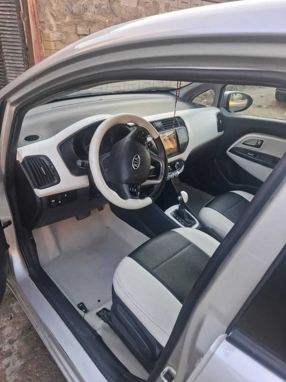 كيا ريو أمريكي محرك ١٦٠٠ موديل 2013 سيارة جاهزة مابيه اي نقص السعر ٨٠ $ للإستفسار ***********
